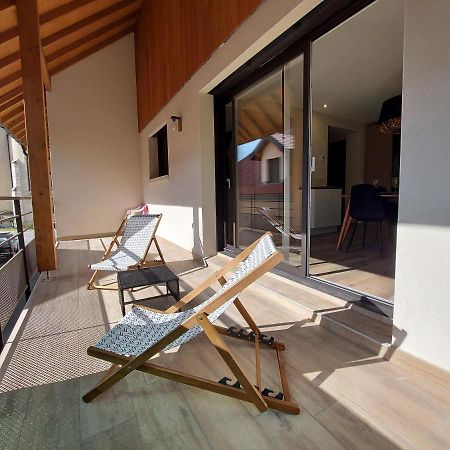 Charmant Et Spacieux Appartement A Quelques Pas Du Lac Duingt Exterior foto